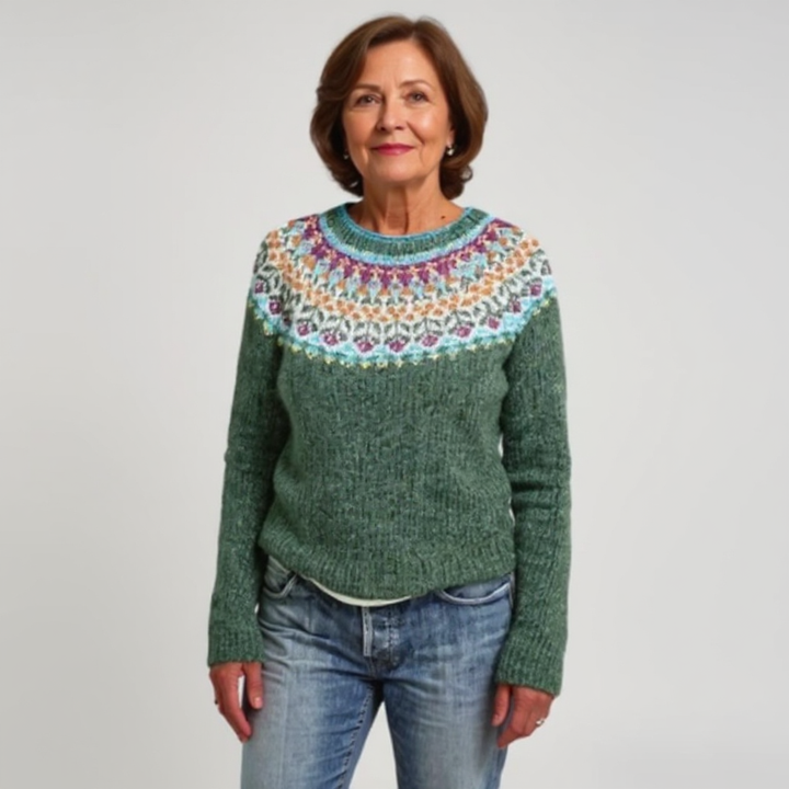Luise Pullover mit Norwegerpasse in Tannengrün – tiefes Tannengrün mit einer feinen Passe in Rosé, Türkis und Creme – Stefan Berlin