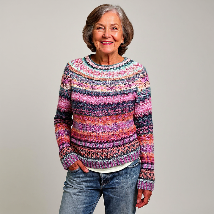 Gundula Pullover im Streifenmix in Pink – ein lebendiger Mix aus schmalen Streifen in Pink, Beere, Grau und Creme – Stefan Berlin