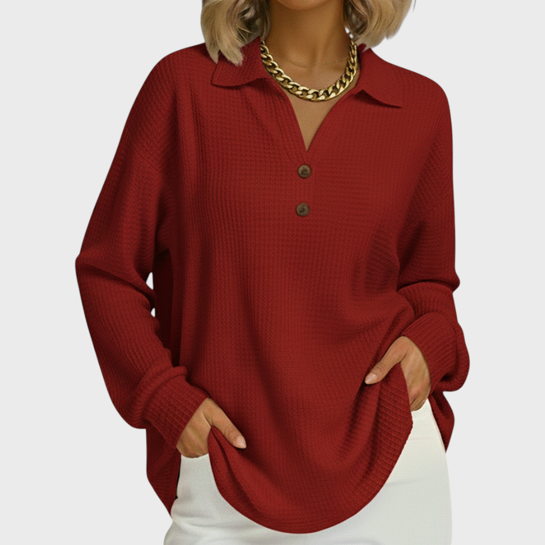 Emilie Pullover in Orange mit Kragen – ein warmes Orange mit kleinem Hemdkragen und zwei Knöpfen am Ausschnitt – Stefan Berlin