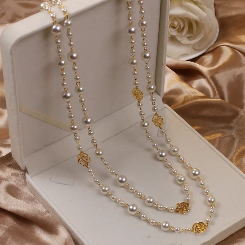 Elegante Kette im Perlen-Look – Stefan Berlin