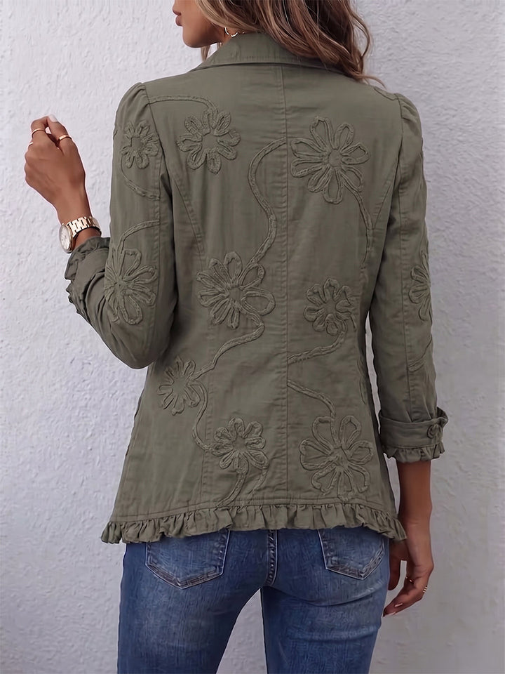 Angelika Blazer in Olivgrün mit gestickten Blüten und Rüschensaum – Stefan Berlin